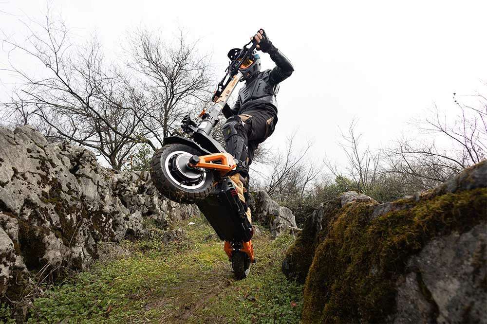 Por qué tu próximo patinete eléctrico necesita motores duales: potencia, control y confianza